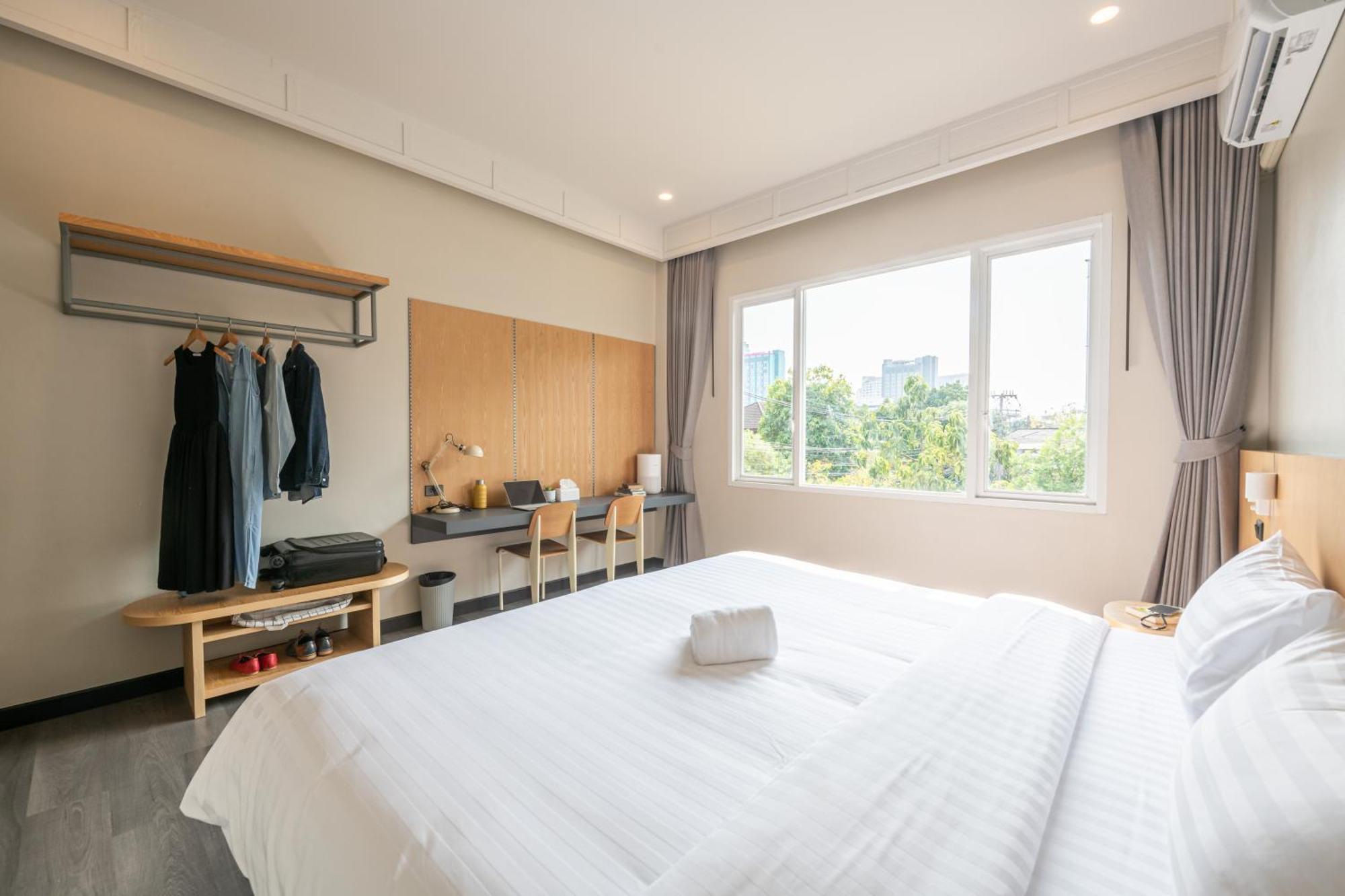 Alt Pingriver Coworking & Coliving Space Chiang Mai Exteriör bild
